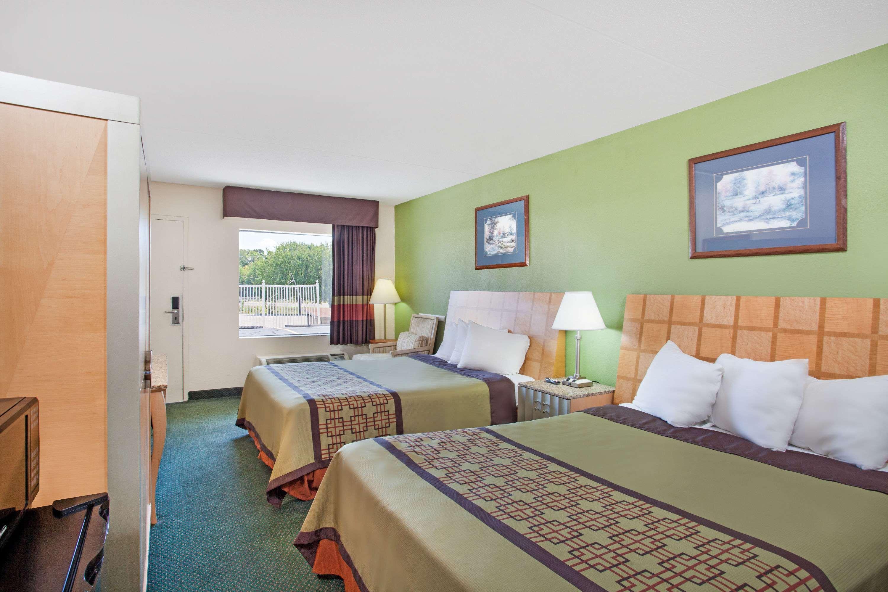 Days Inn By Wyndham Greeneville Dış mekan fotoğraf