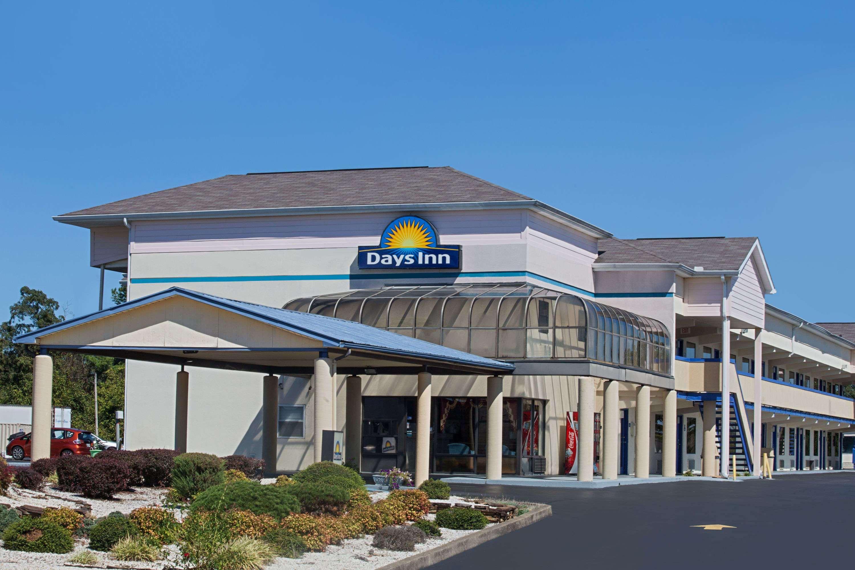 Days Inn By Wyndham Greeneville Dış mekan fotoğraf