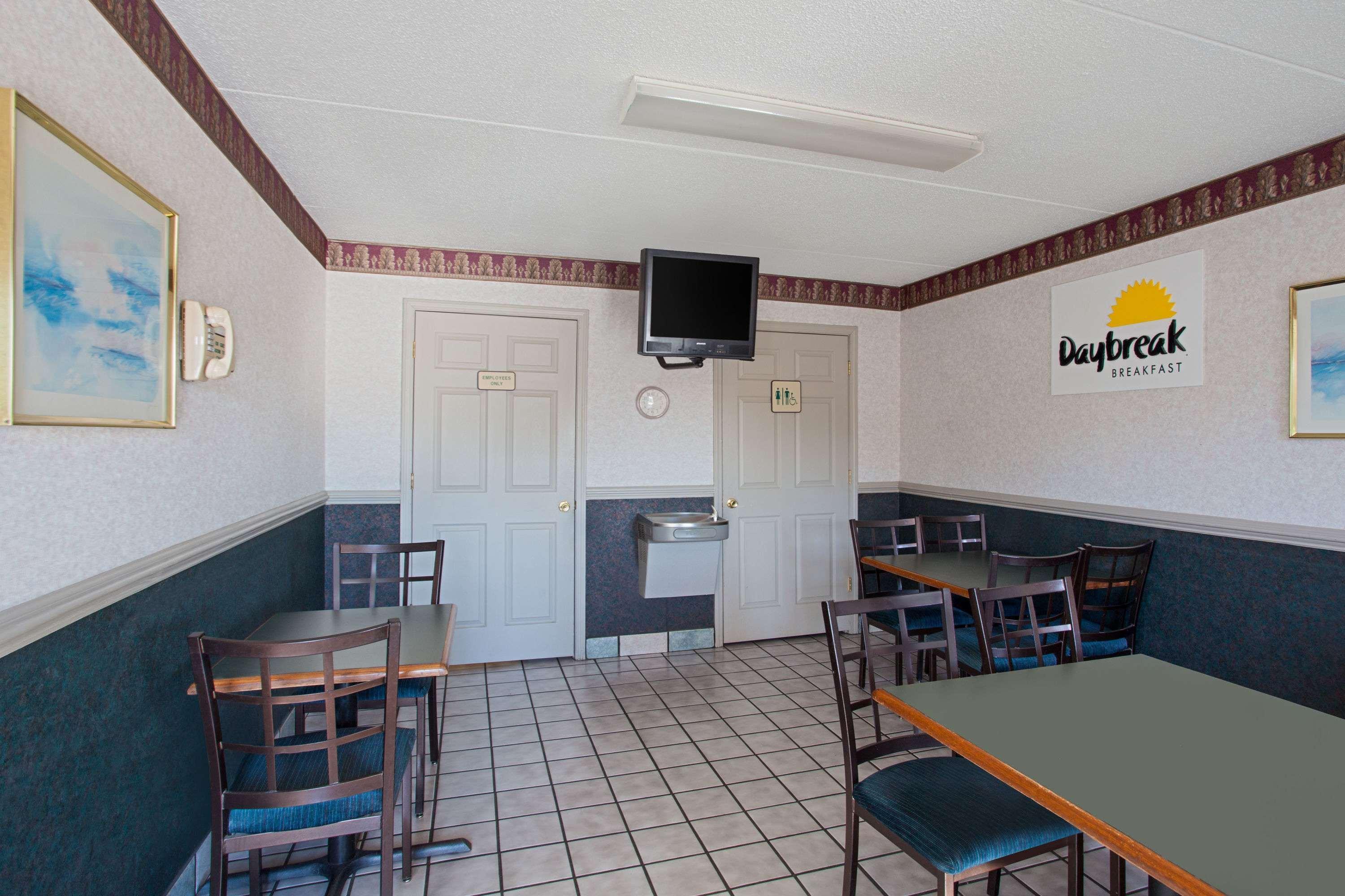Days Inn By Wyndham Greeneville Dış mekan fotoğraf