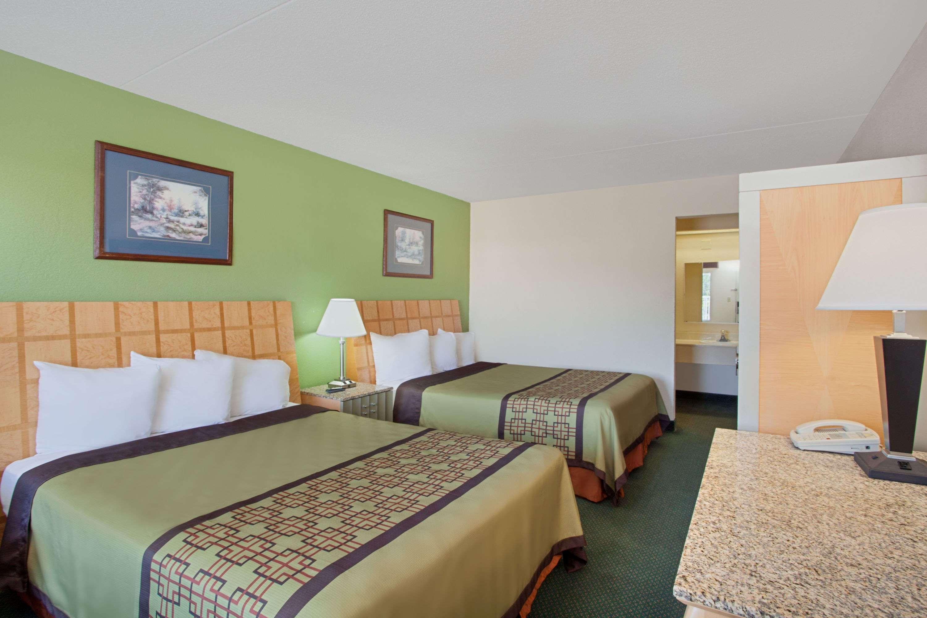 Days Inn By Wyndham Greeneville Dış mekan fotoğraf