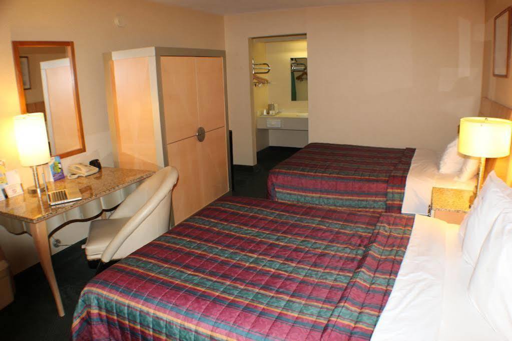 Days Inn By Wyndham Greeneville Dış mekan fotoğraf
